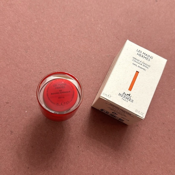 Authentic USED ONCE HERMÈS RED NAIL Polish - Picture 3 of 6